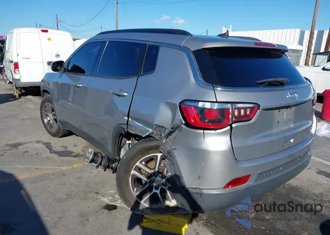 2018 Jeep Compass Sun And Wheel Fwd z USA, uszkodzony, nr VIN 3C4NJCBBXJT468776